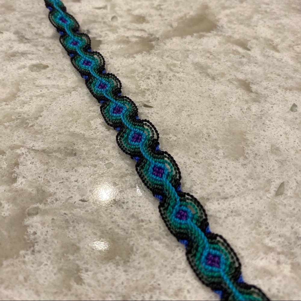2/$10 Handmade String Friendship Bracelets Multicolour - Picture 2 of 3